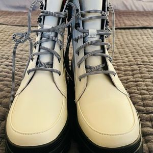 Sleek boots. Size 8. Cream colored
